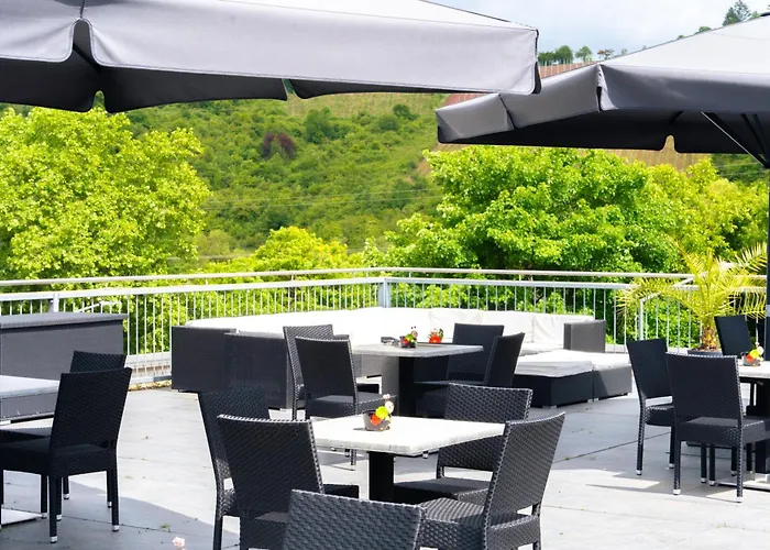 Alembra - Wein Style 3* Τρίερ