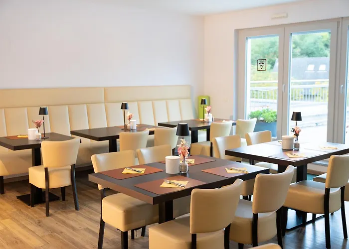 Alembra - Wein Style 3* Τρίερ