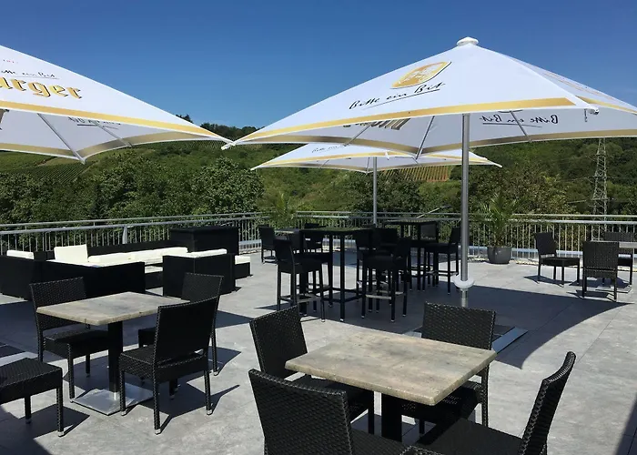 Hotel Alembra - Wein Style