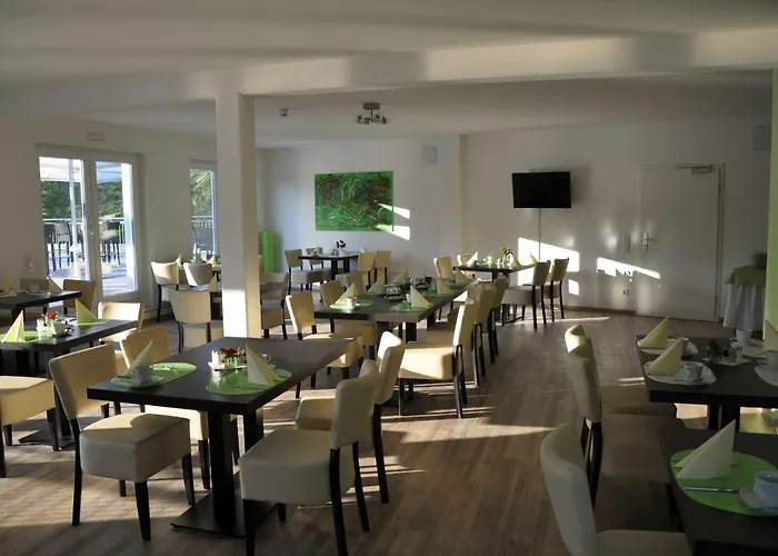 Alembra - Wein Style 3* Τρίερ